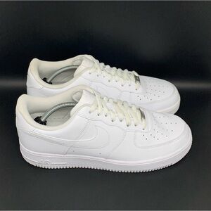 Nike Air Force 1 '07 LE Mens size 11.5